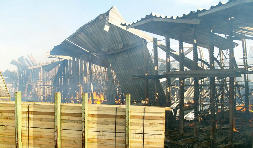 Grossbrand Holzlager Siegburg Industriestr P038.JPG